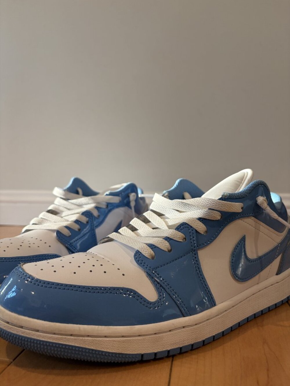 Air Jordan 1 lows University Blue